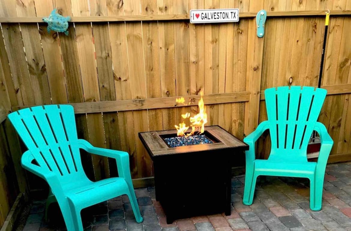 Hidden Hideaway! Bungalow 2 Blocks From The Beach! Sleeps 3 Vila Galveston Exterior foto