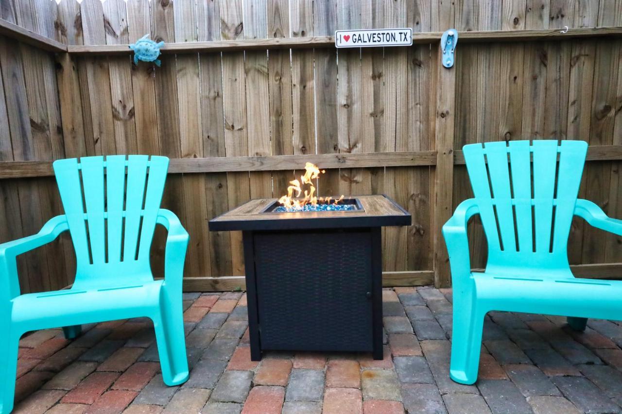 Hidden Hideaway! Bungalow 2 Blocks From The Beach! Sleeps 3 Vila Galveston Exterior foto