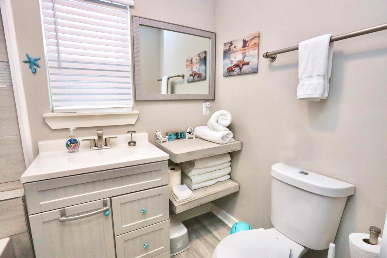 Hidden Hideaway! Bungalow 2 Blocks From The Beach! Sleeps 3 Vila Galveston Exterior foto